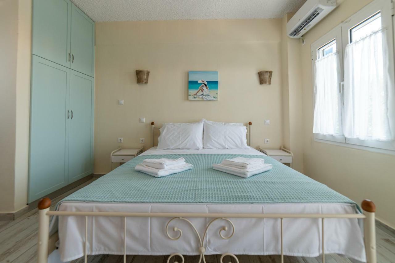 Cyclades Luxury Studios Nea Poteidaia Exteriör bild