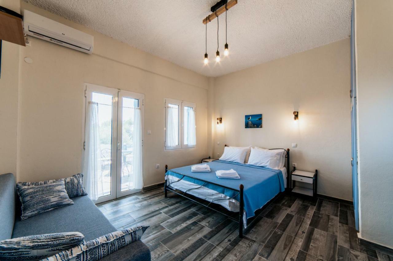 Cyclades Luxury Studios Nea Poteidaia Exteriör bild