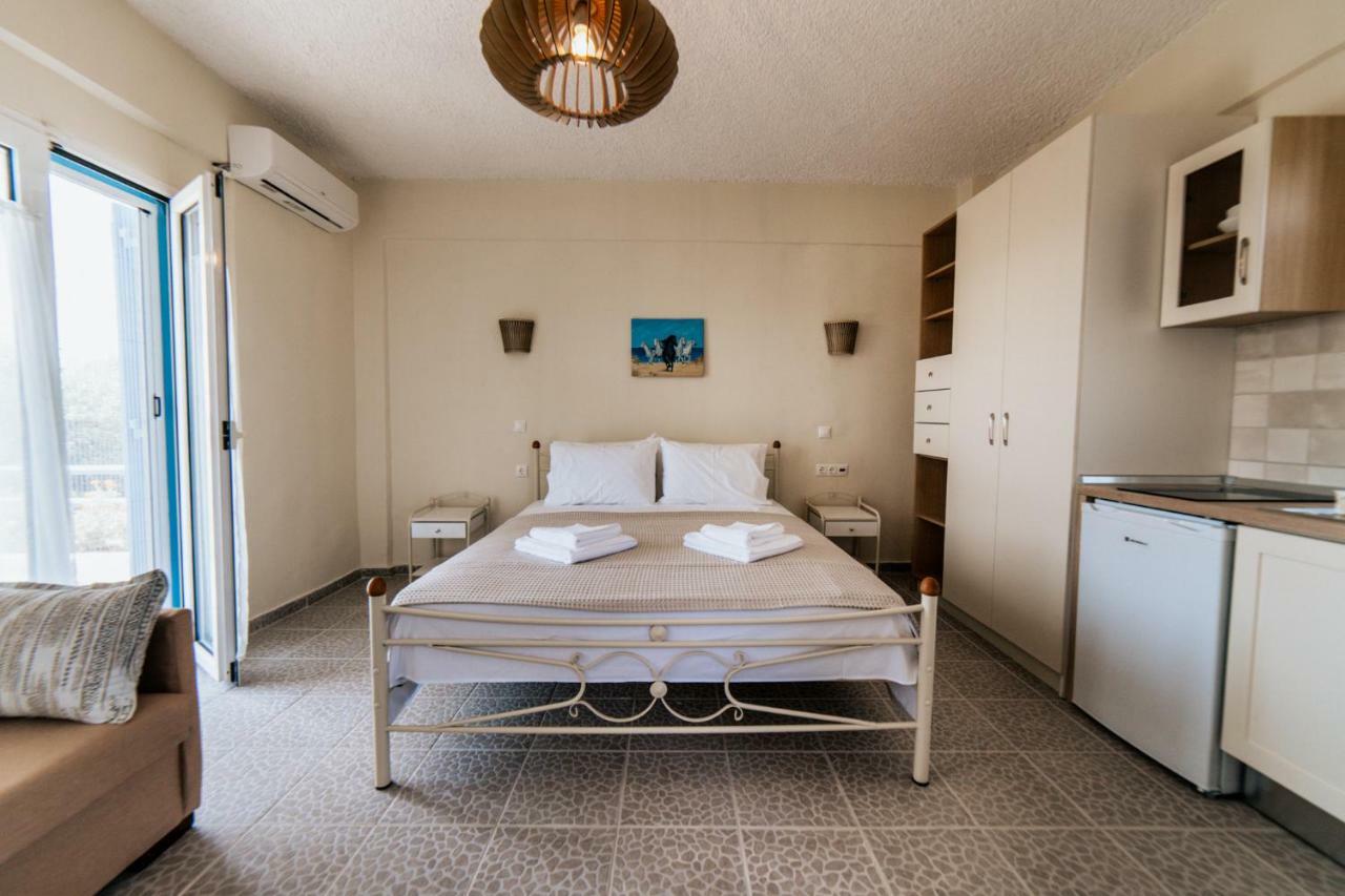 Cyclades Luxury Studios Nea Poteidaia Exteriör bild